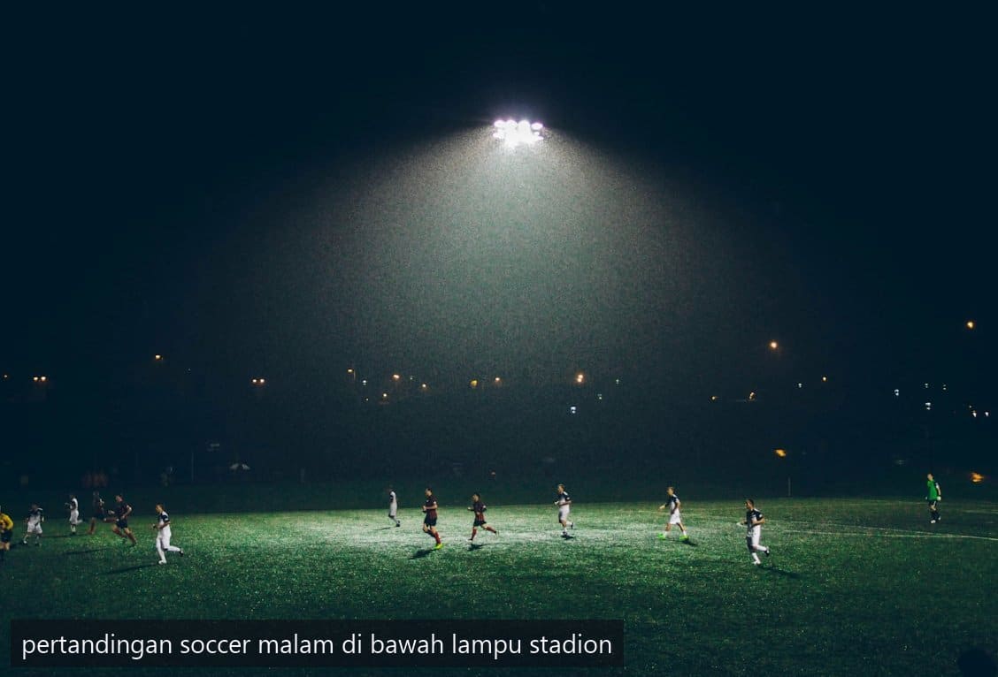 Prediksi Perempat Final Resmi: 4 Skor Ramalan WIB 4 prediksi perempat final - Lapangan hijau sebelum kick off
